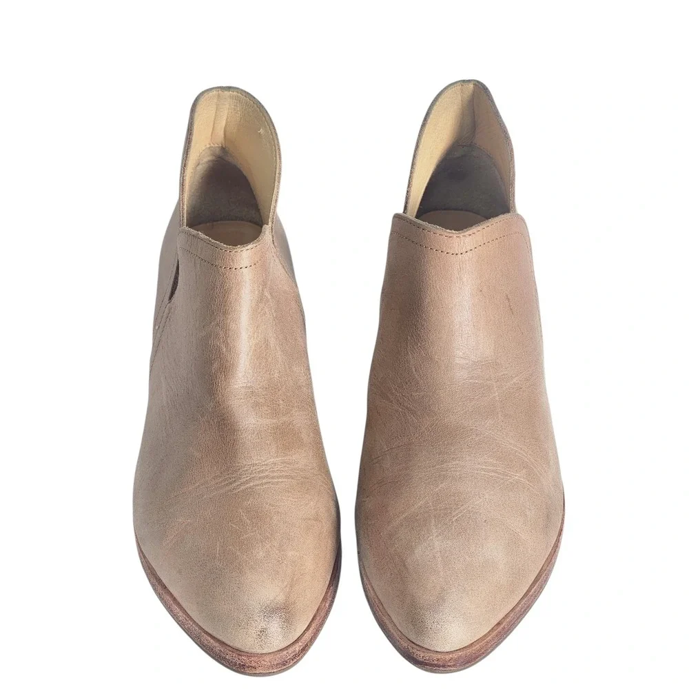 Nisolo Mia Tan Leather V-Cut Ankle Boots Pointed Toe Stacked Heel Size 8.5